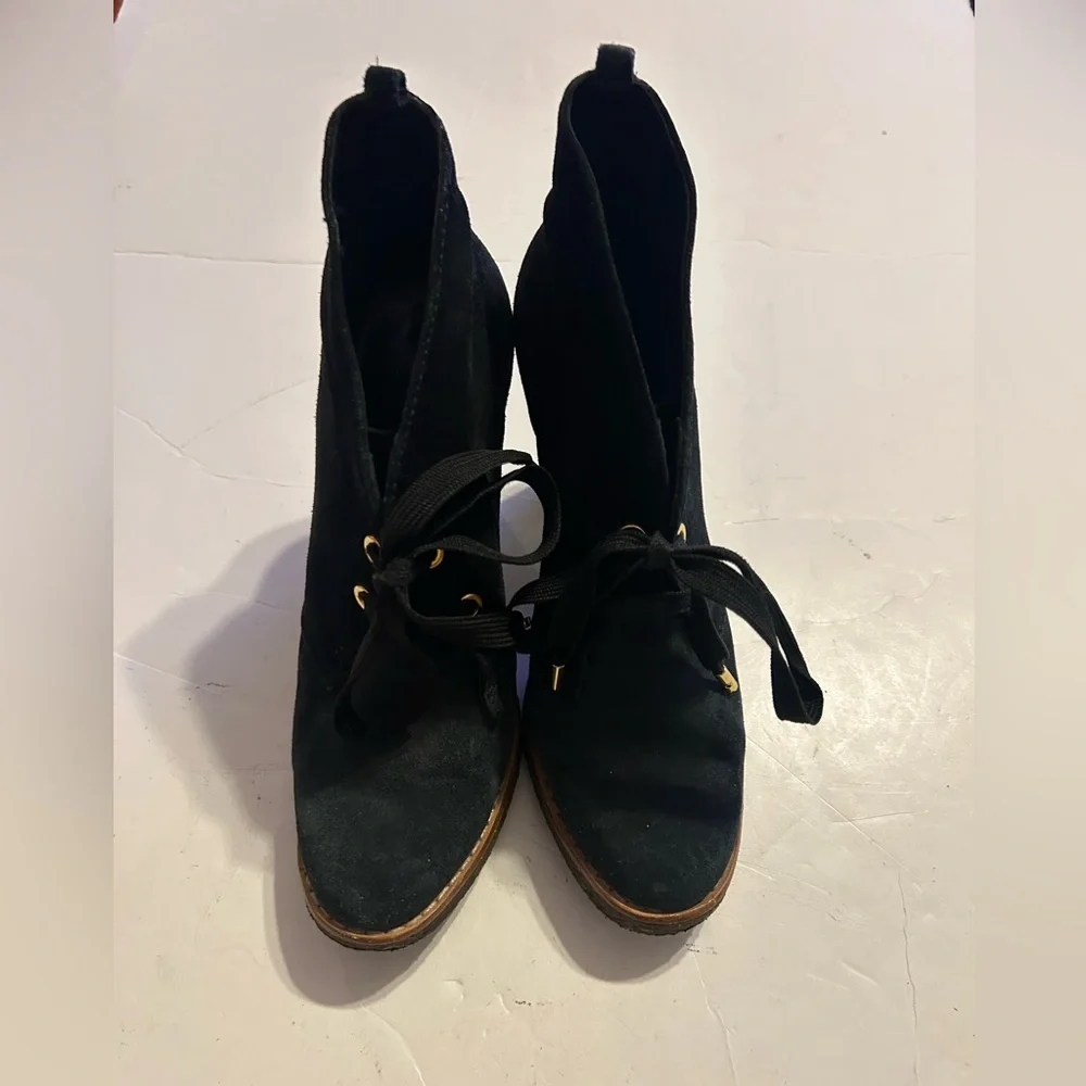 Tory Burch Black Lace Up suede  ankle Boots size 8.5 - Picture 3 of 6